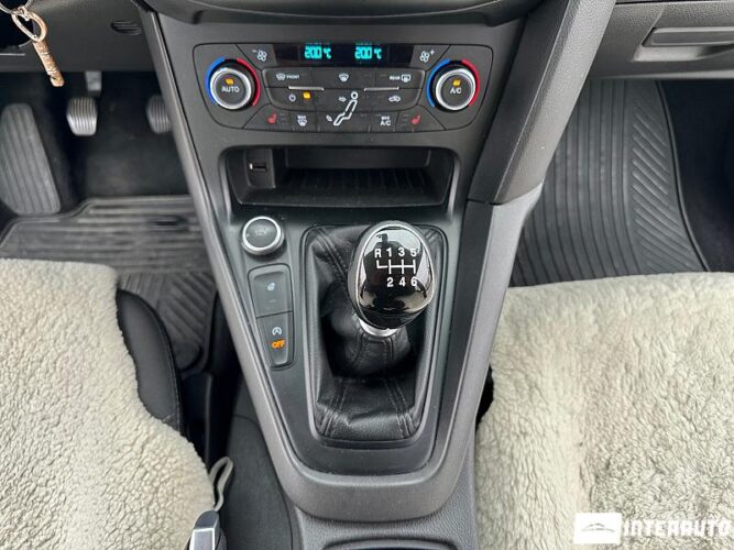 Ford Focus 41 interauto-car