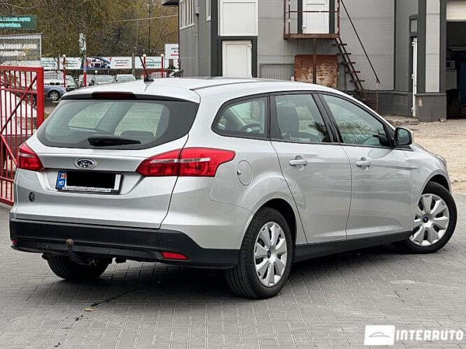 Ford Focus 32 interauto-car