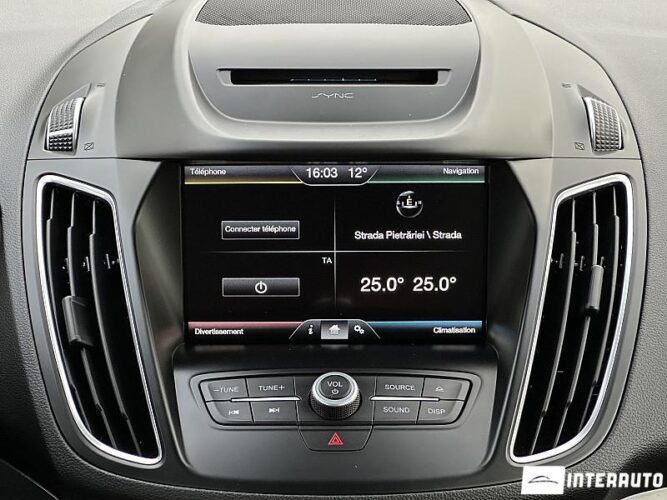 Ford Grand C-MAX 38 interauto-car