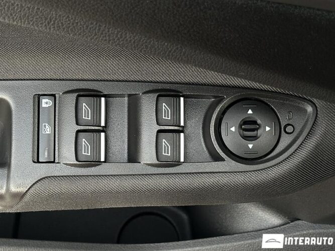 Ford Grand C-MAX 46 interauto-car