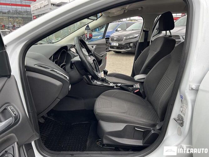 Ford Focus 35 interauto-car