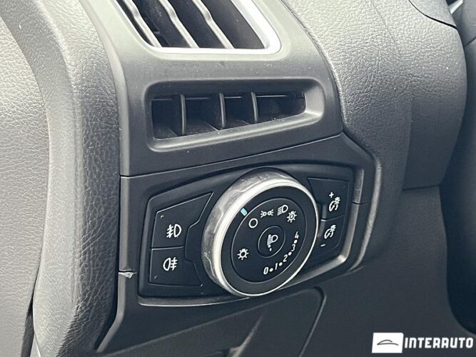 Ford Focus 47 interauto-car