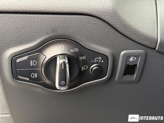 Audi Q5 40 interauto-car