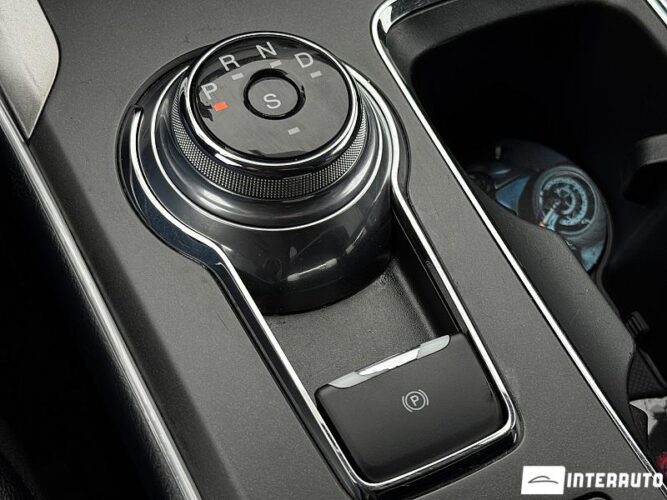 Ford Fusion 42 interauto-car