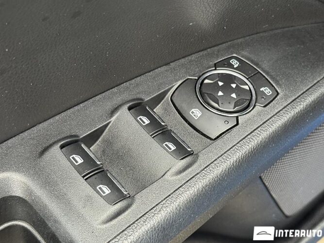 Ford Fusion 48 interauto-car