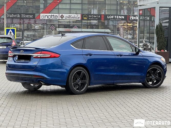 Ford Fusion 33 interauto-car