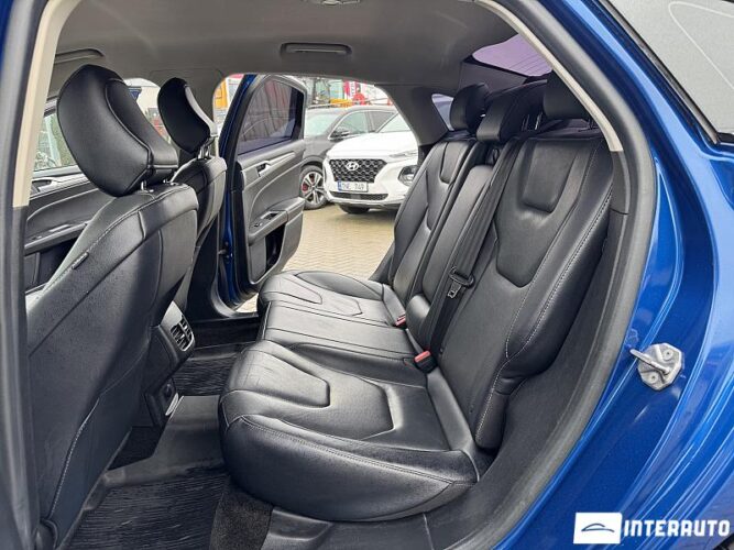 Ford Fusion 43 interauto-car