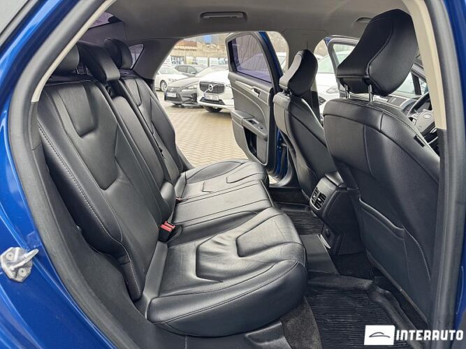 Ford Fusion 44 interauto-car