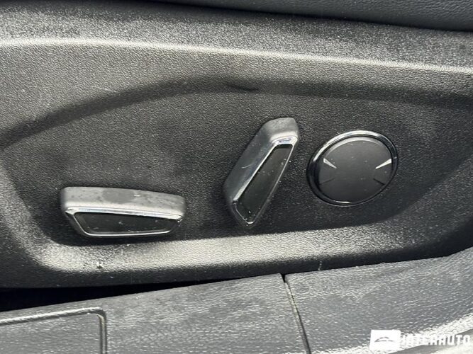 Ford Fusion 47 interauto-car