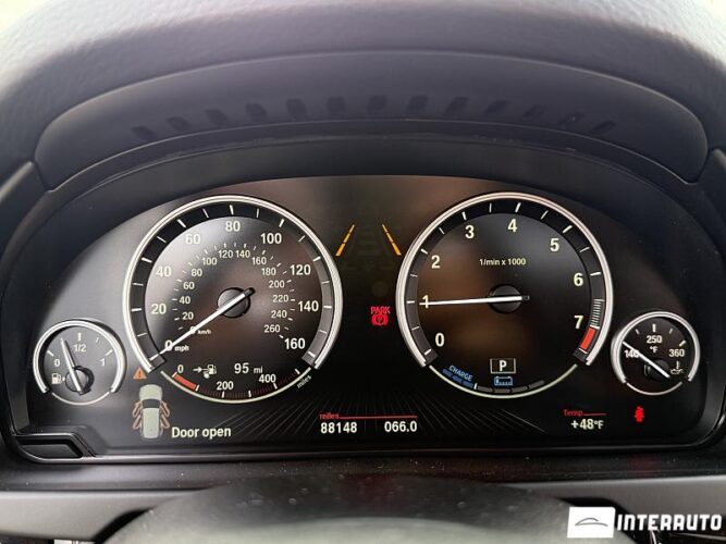 BMW X5 4.0e 44 interauto-car