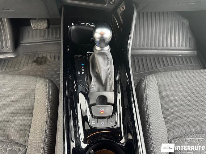 Toyota C-HR 44 interauto-car