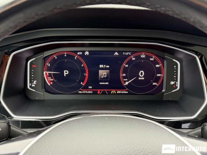 Volkswagen Jetta 41 interauto-car