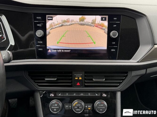 Volkswagen Jetta 43 interauto-car