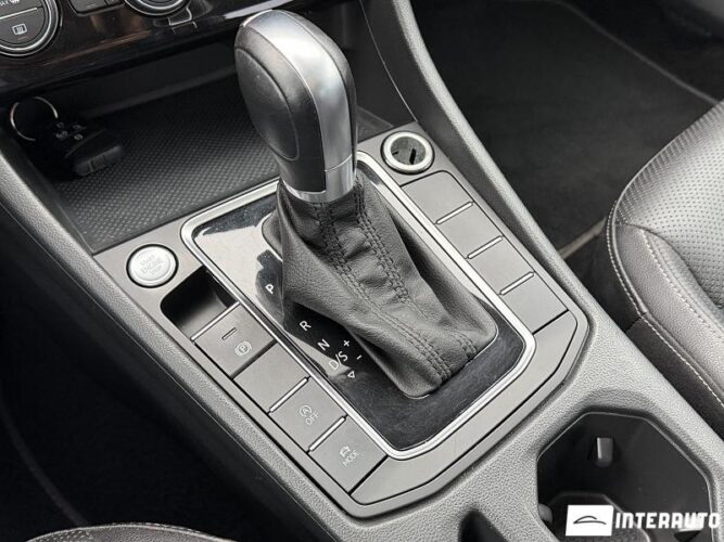 Volkswagen Jetta 44 interauto-car