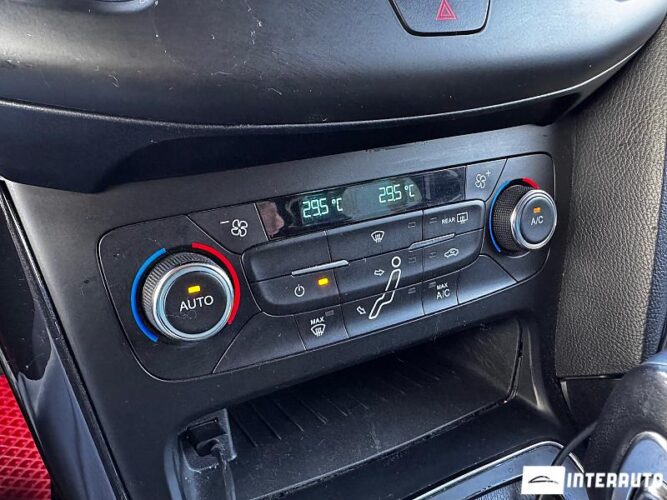 Ford Focus 44 interauto-car