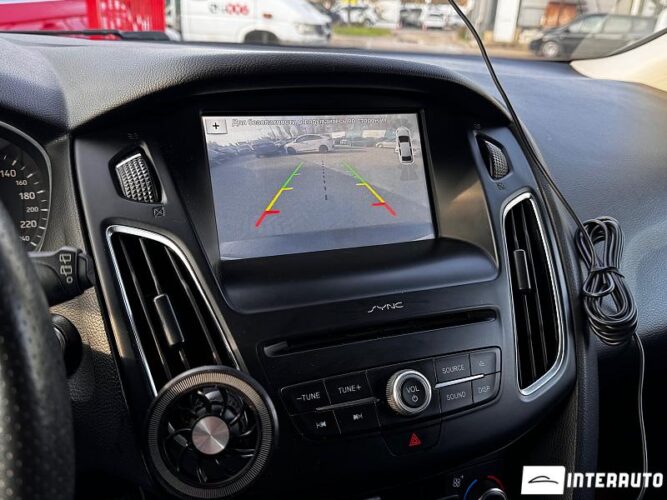 Ford Focus 41 interauto-car