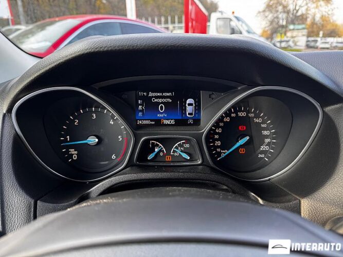 Ford Focus 39 interauto-car