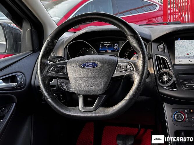 Ford Focus 37 interauto-car