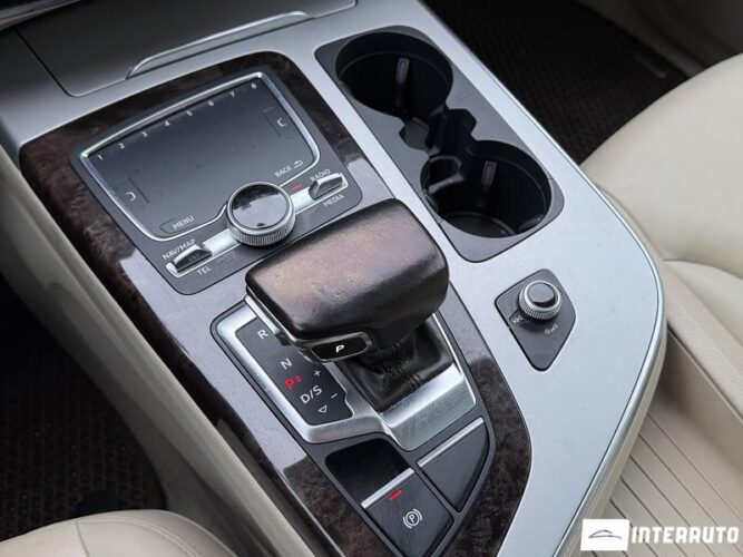 Audi Q7 45 interauto-car