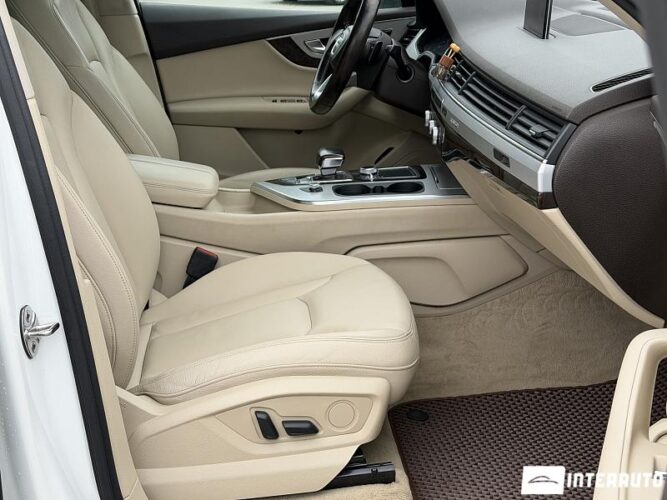 Audi Q7 46 interauto-car
