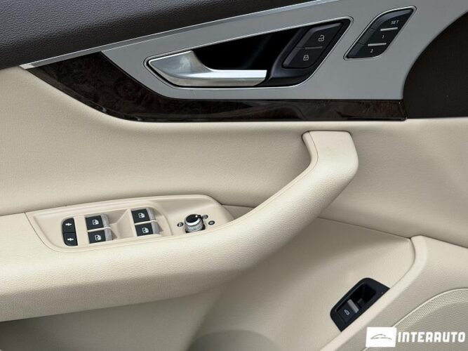 Audi Q7 38 interauto-car