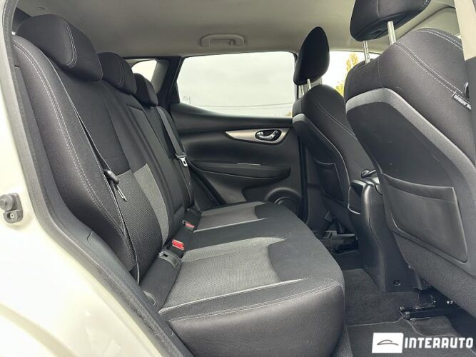 Nissan Qashqai 44 interauto-car