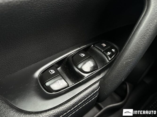 Nissan Qashqai 35 interauto-car