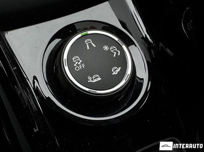 Peugeot 2008 44 interauto-car