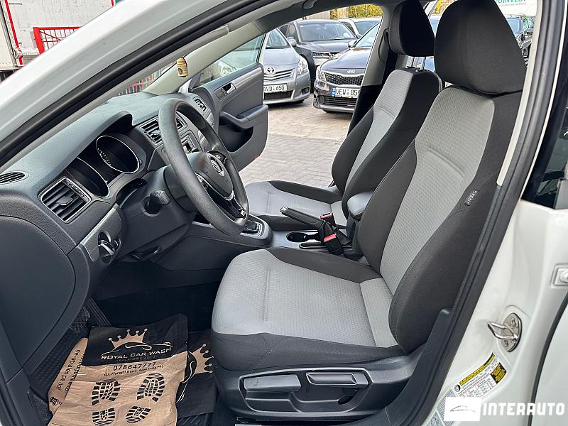 Volkswagen Jetta 15 automobil-interauto