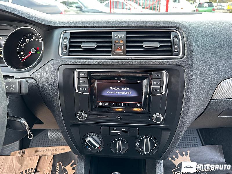 Volkswagen Jetta 20 automobil-interauto