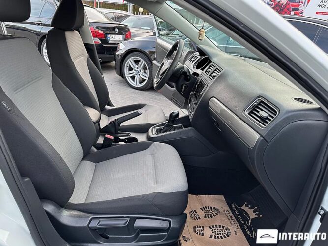Volkswagen Jetta 42 interauto-car