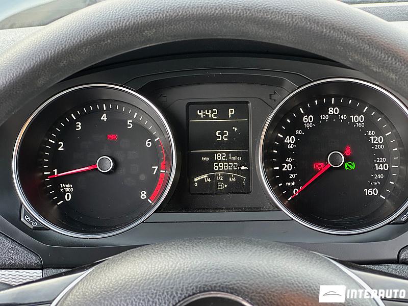 Volkswagen Jetta 19 automobil-interauto