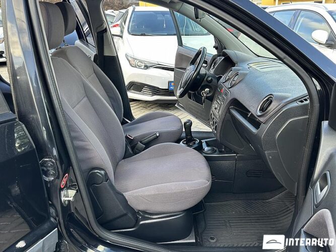 Ford Fusion 43 interauto-car