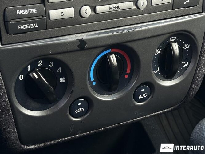 Ford Fusion 39 interauto-car