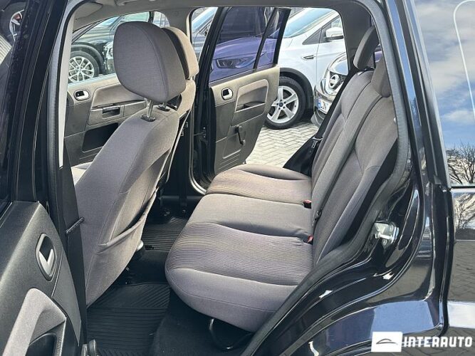 Ford Fusion 41 interauto-car