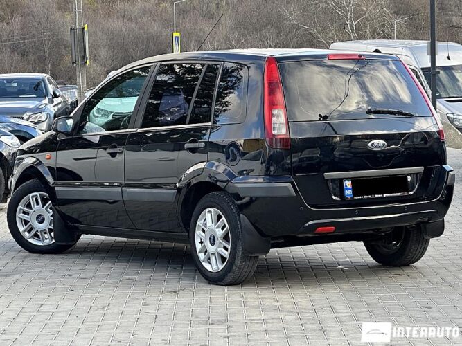 Ford Fusion 33 interauto-car