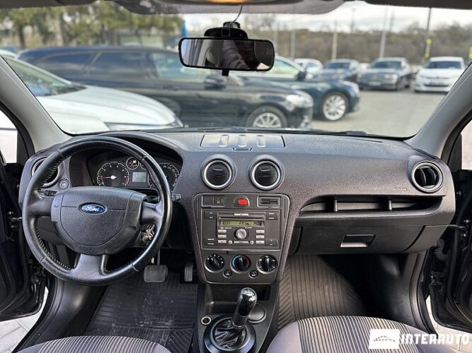 Ford Fusion 35 interauto-car