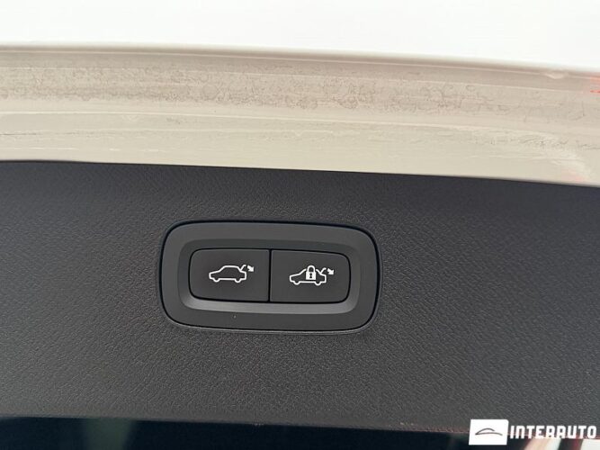 Volvo XC 90 61 interauto-car