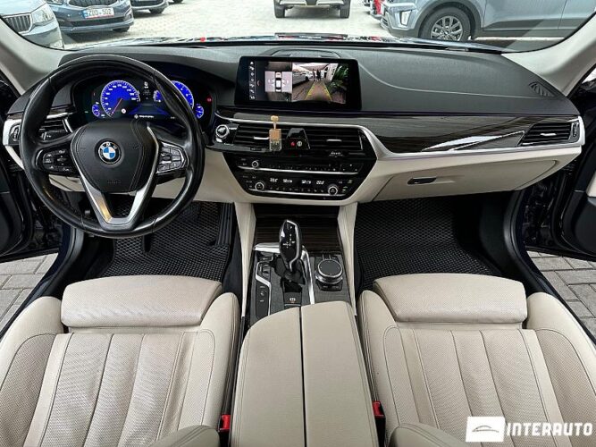 BMW 530e 42 interauto-car