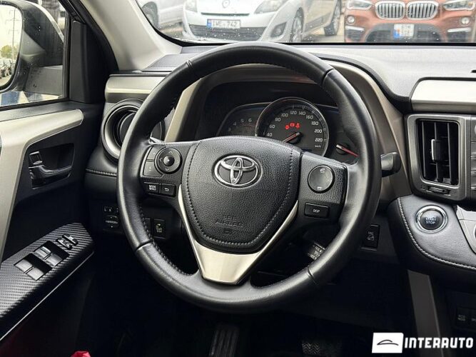 Toyota Rav-4 42 interauto-car
