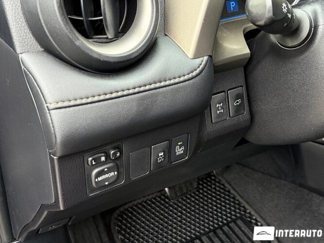 Toyota Rav-4 39 interauto-car