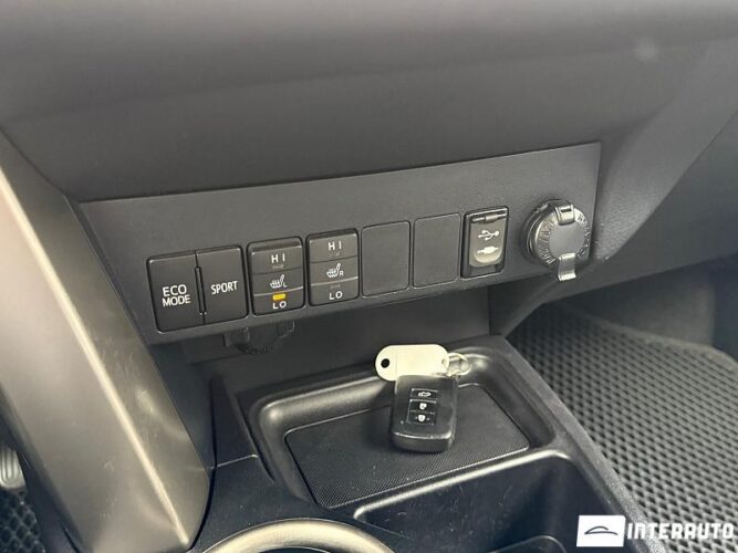 Toyota Rav-4 45 interauto-car