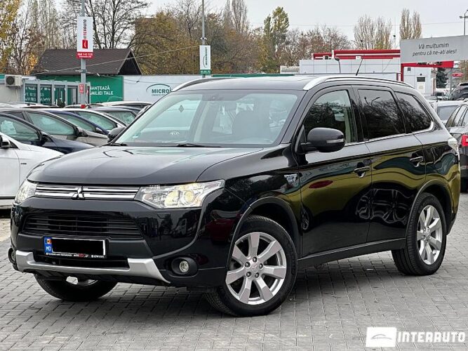 Mitsubishi Outlander 32 interauto-car