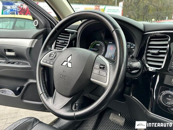 Mitsubishi Outlander 39 interauto-car