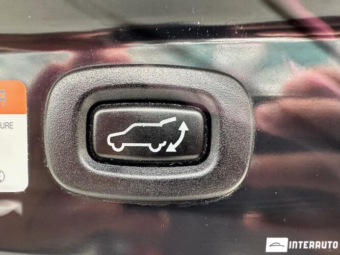 Mitsubishi Outlander 51 interauto-car