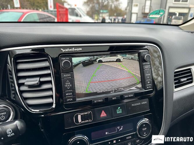 Mitsubishi Outlander 41 interauto-car