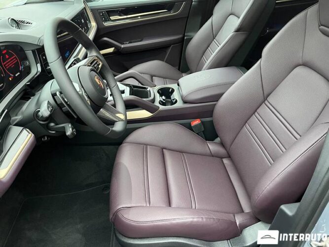 Porsche Cayenne S Coupe 38 interauto-car