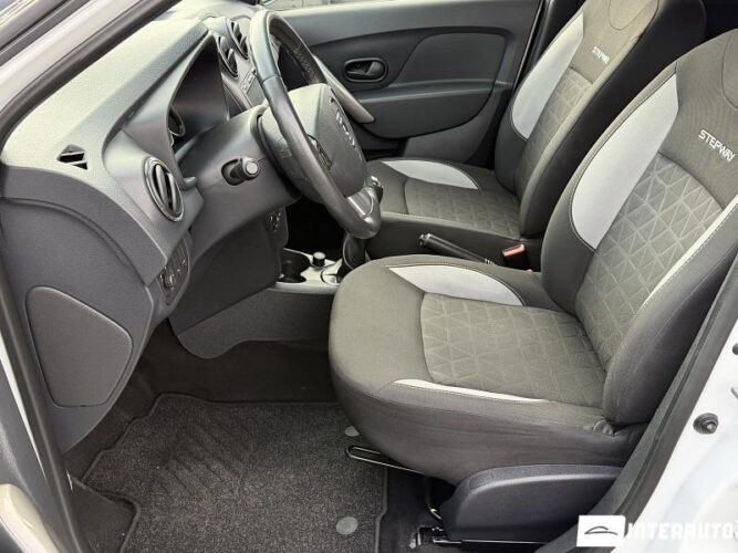 Dacia Sandero Stepway 32 interauto-car