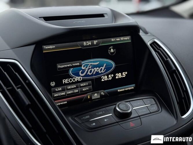 Ford Grand C-MAX 38 interauto-car