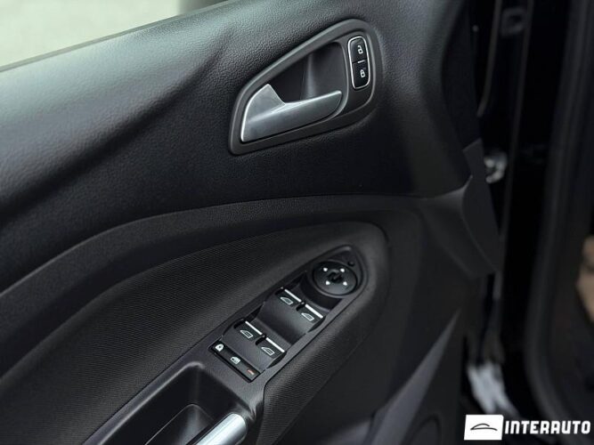 Ford Grand C-MAX 44 interauto-car